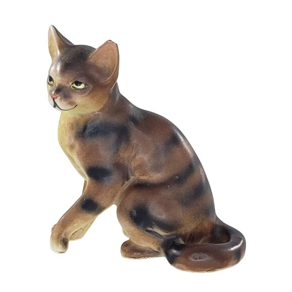 Vintage Lipper & Mann Creations Striped Tabby Cat Figurine Sitting Brown - Picture 1 of 10